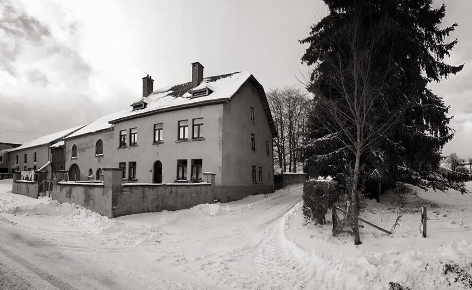 Santa Fe - Lutrebois Panzió Bastogne Kültér fotó
